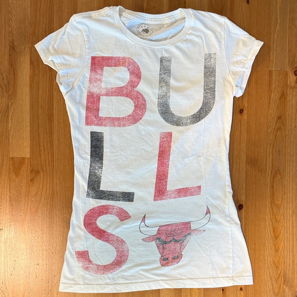 Women’s Chicago Bulls T-shirt